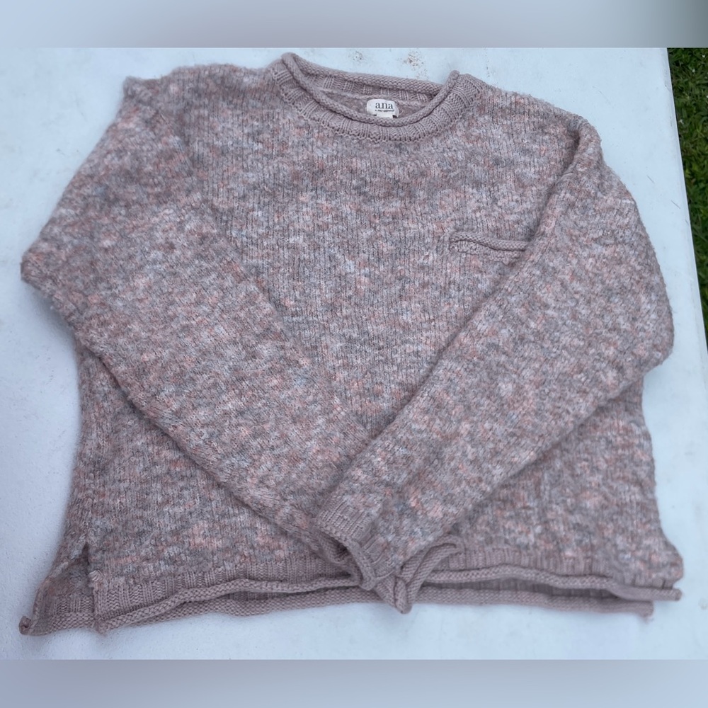 a.n.a Women's Heathered Pink Crew Neck Sweater